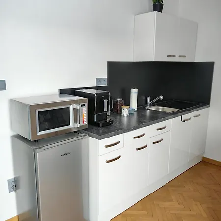 1932 Apartment *