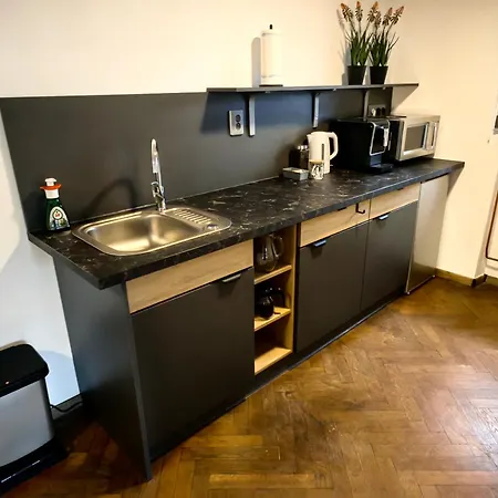 Apartman 1932 *