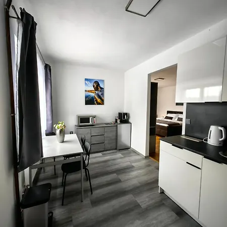 Apartment 1932