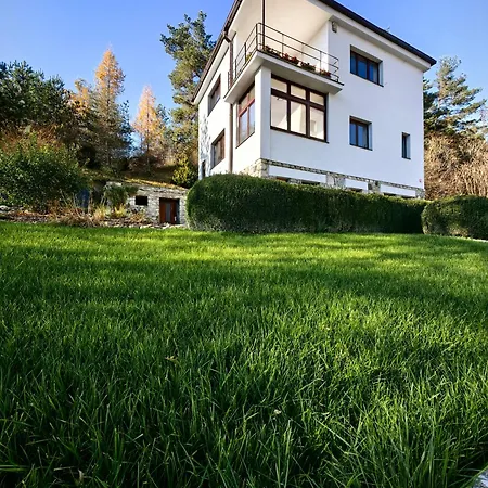 1932 Apartman