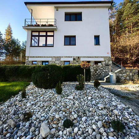 1932 Apartman *