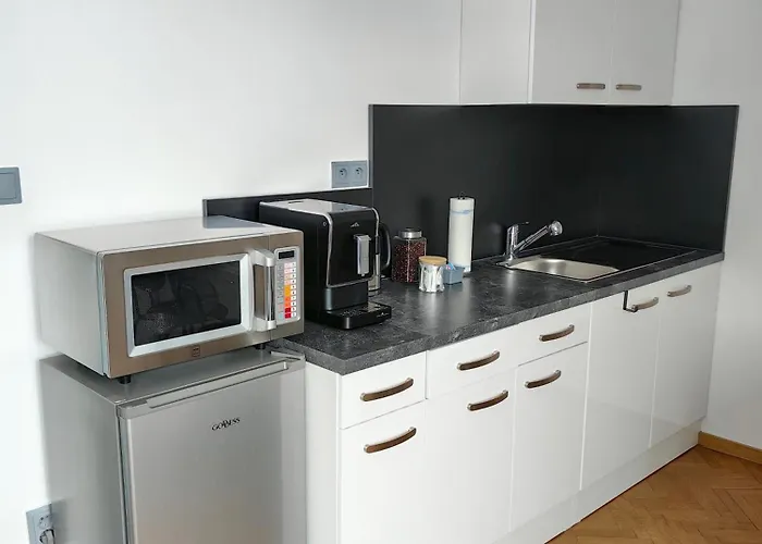 1932 Apartment *