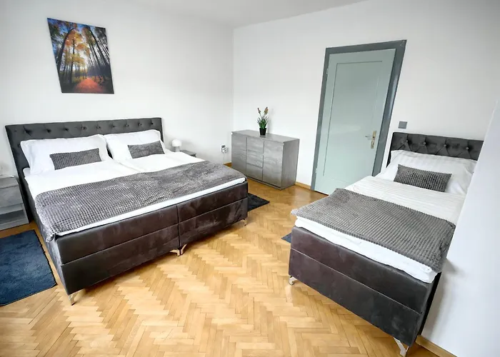 1932 Apartment